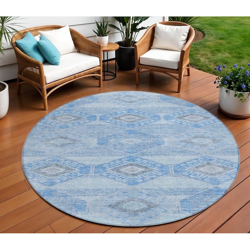 HomeRoots Aztec Transitional Rectangle Outdoor Rug - 8' Round