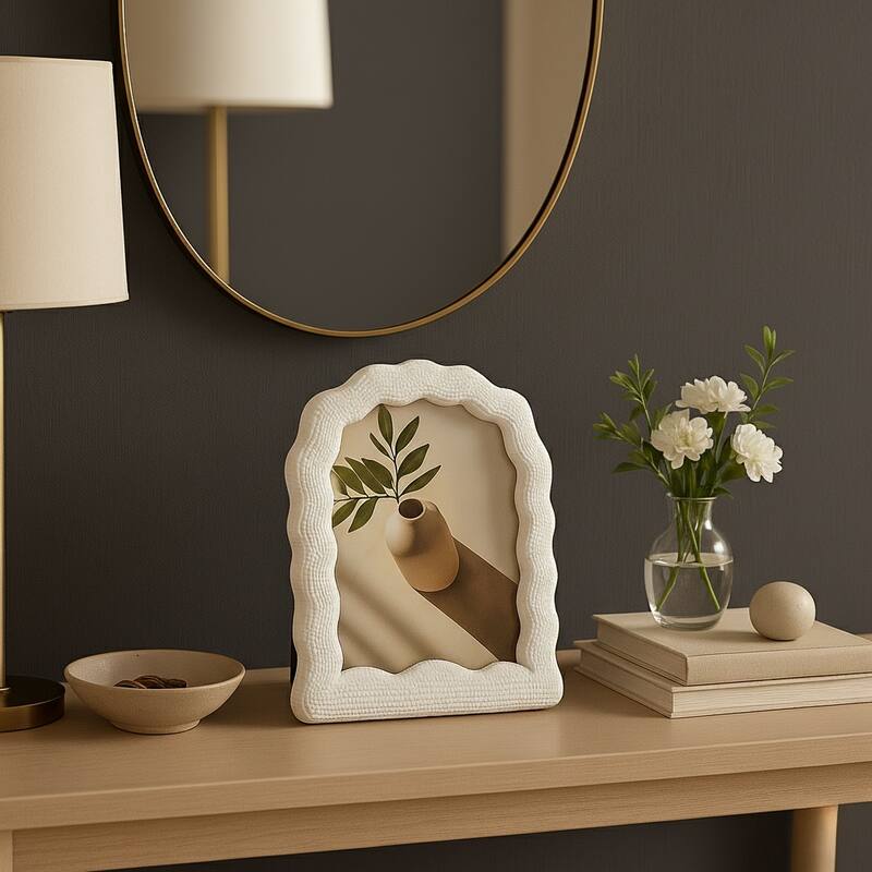 Resin Sculptured Wavy Arch Photo Frame - White