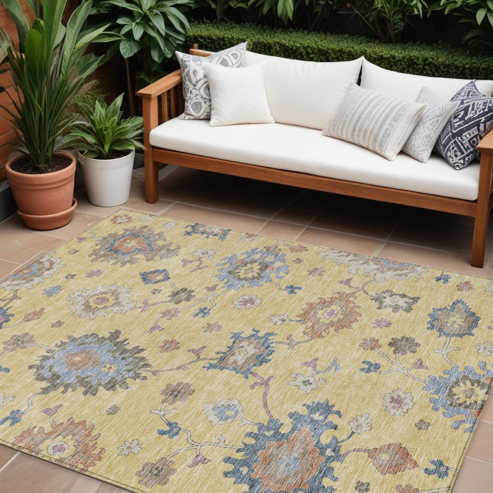 HomeRoots Floral Transitional Rectangle Outdoor Rug