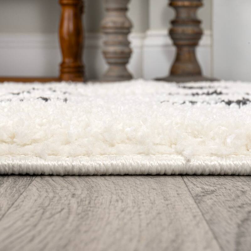 JONATHAN Y Calvia Berber Geometric Shag Area Rug