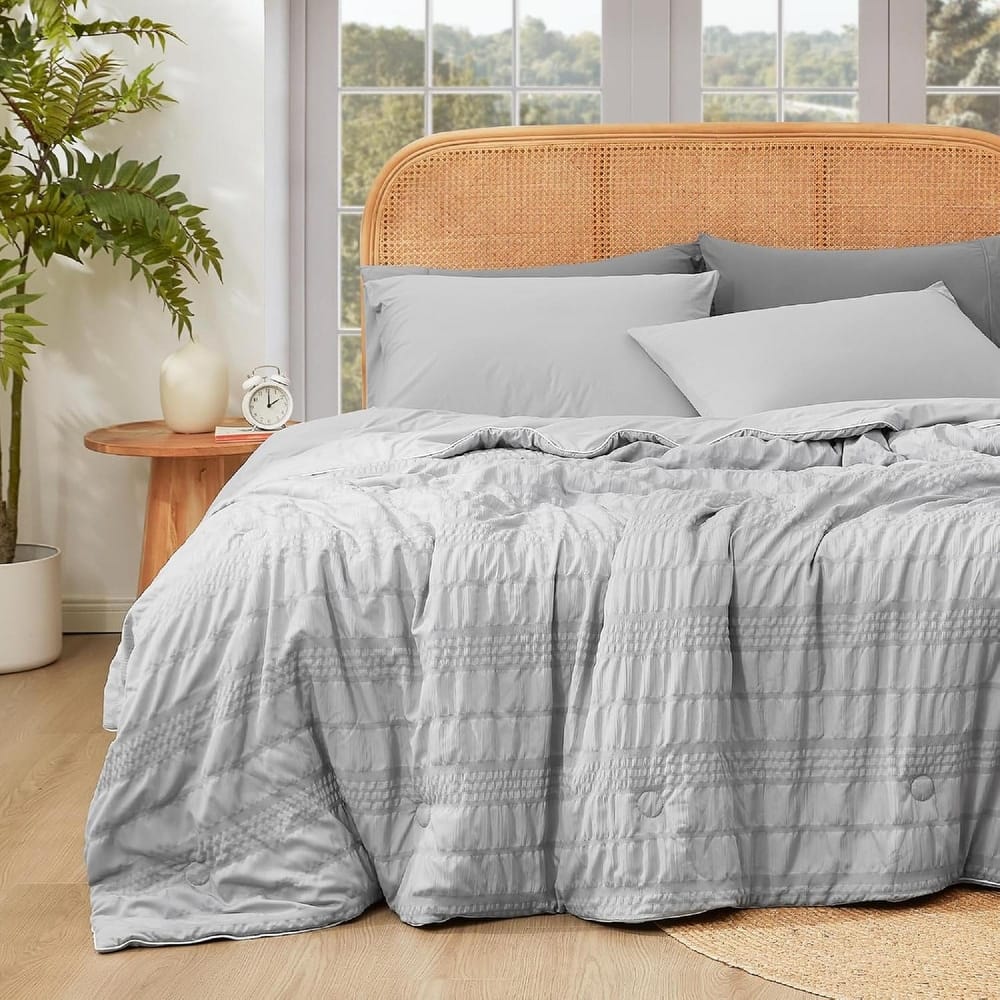 Lightweight Cooling Reversible Bed Blanket, Breathable Seersucker Comforter for Hot Sleepers