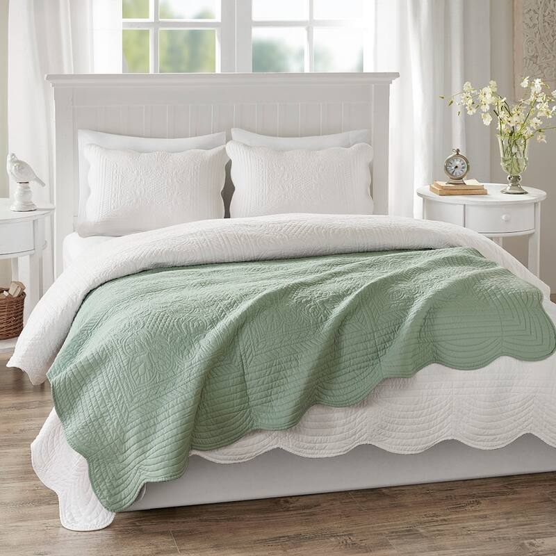 Madison Park Tuscany Oversized Quilted Throw with Scalloped Edges - Seafoam