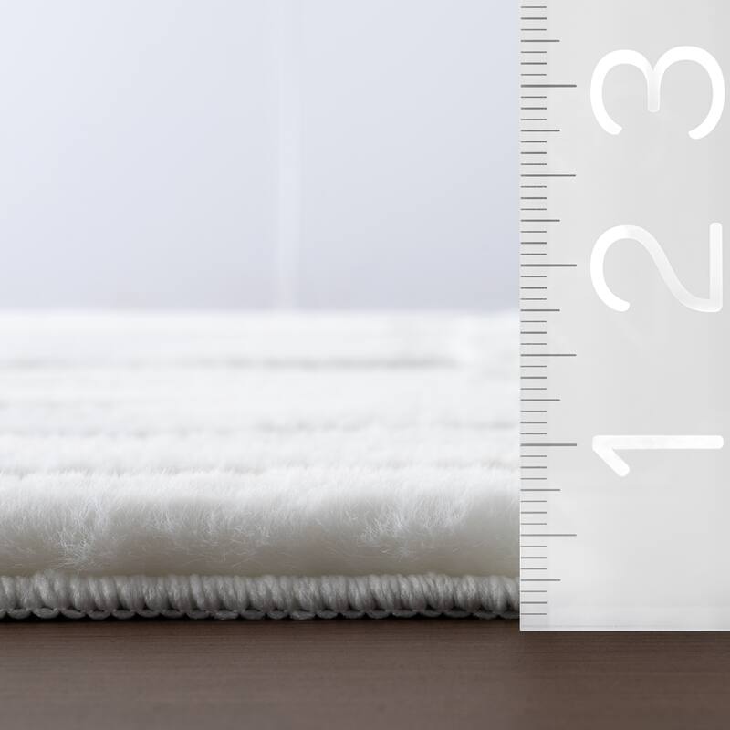 Nuloom Tavina Solid Cloud Washable Area Rug