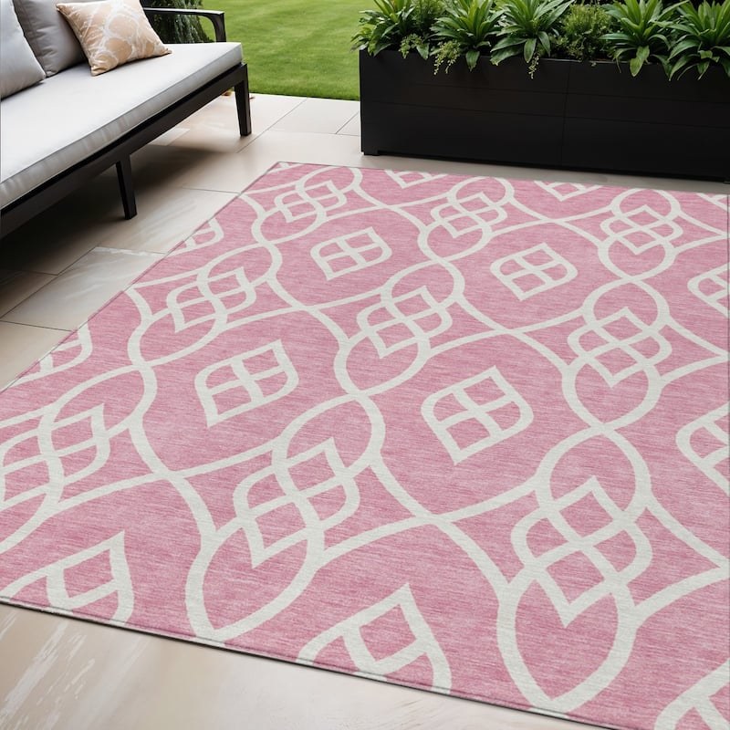 HomeRoots Trellis Transitional Rectangle Outdoor Rug - 5' X 8'