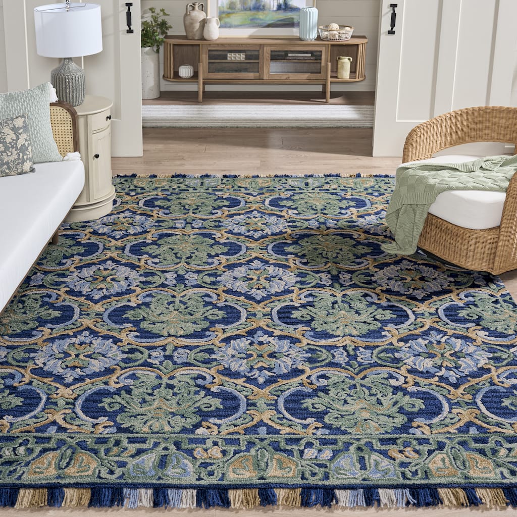 SAFAVIEH Handmade Blossom Porzia Floral Wool Rug