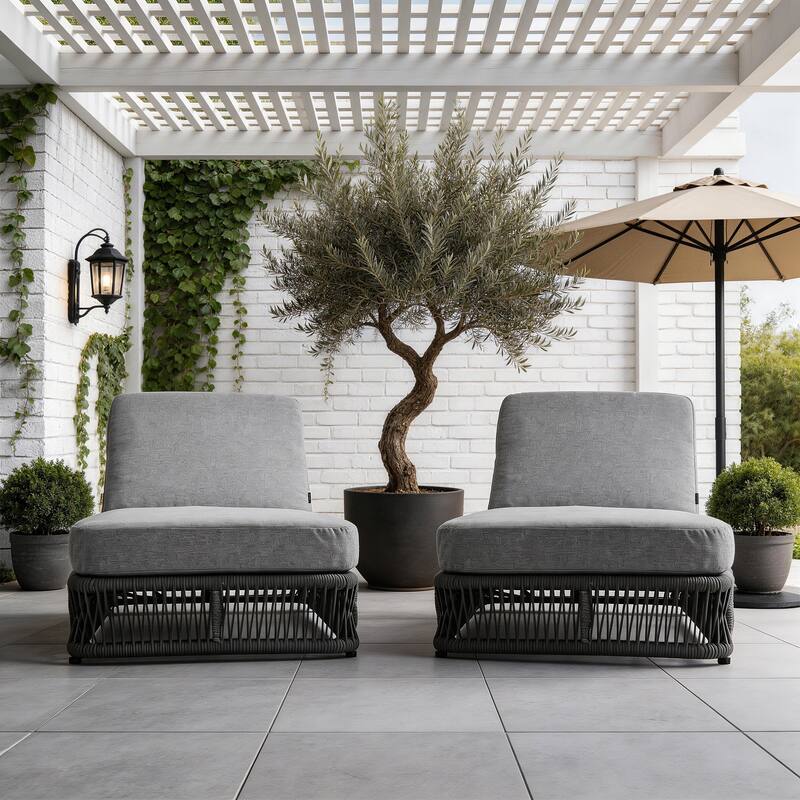 Set of 2 Woven Rattan Outdoor Chaise Lounge With Cushion