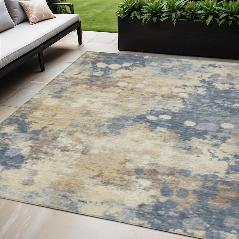HomeRoots Abstract Transitional Rectangle Outdoor Rug - 5' X 8'