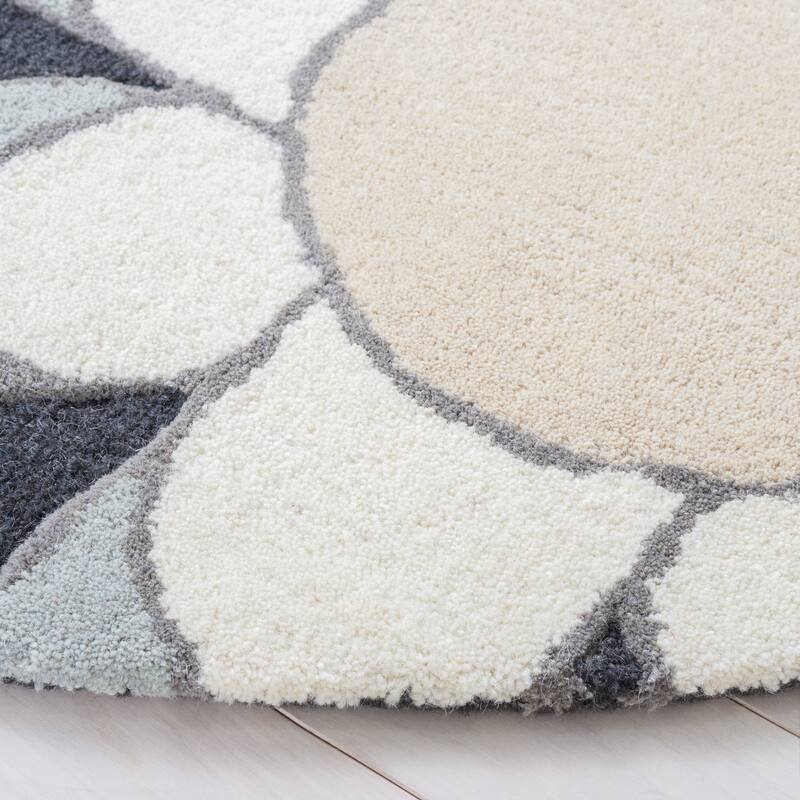 SAFAVIEH Handmade Kids Khadijah Floral Wool Rug