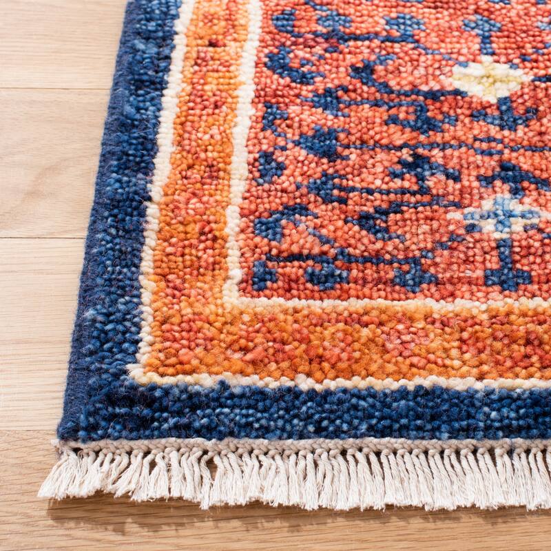 SAFAVIEH Hand-Knotted Samarkand Irmelie Traditional Wool Rug