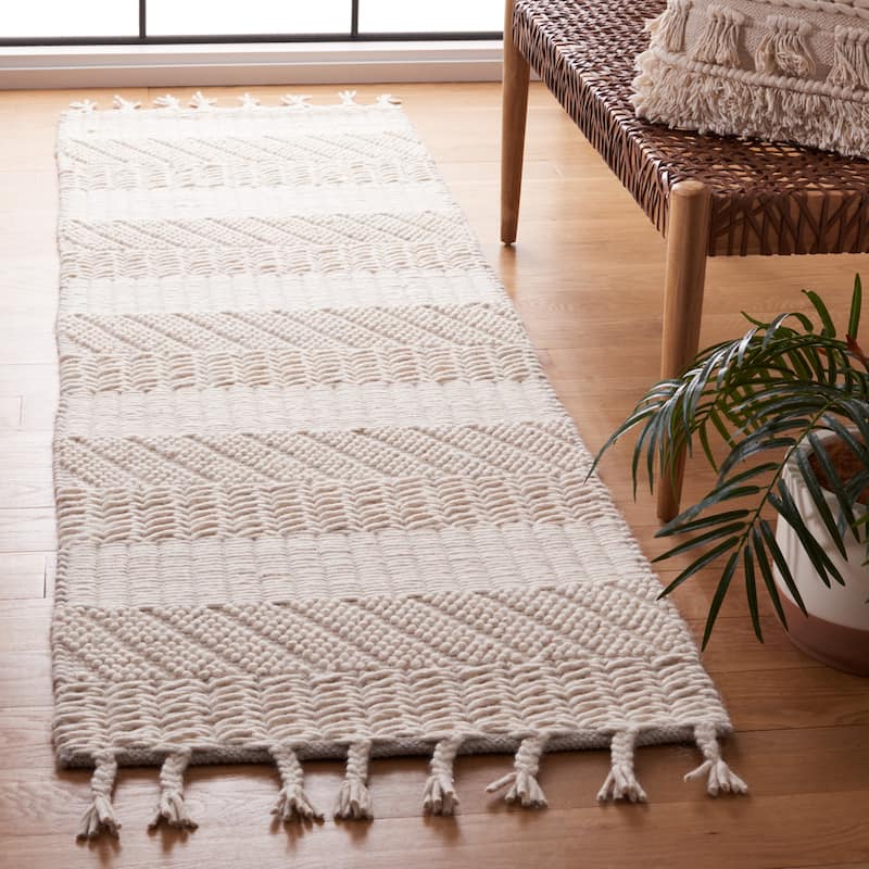 SAFAVIEH Handmade Natura Ninon Wool Rug - 2'3" x 8' Runner - Ivory