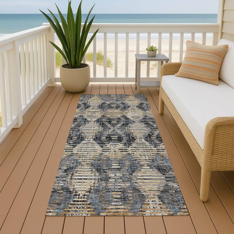 Machine Washable Indoor/ Outdoor Modern Ignacio Chantille Rug - Black - 2'3" x 7'6"