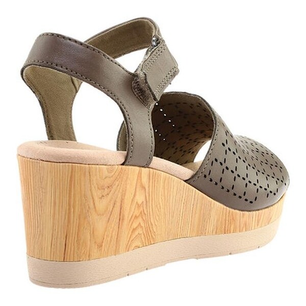 Clarks cammy glory wedge hotsell