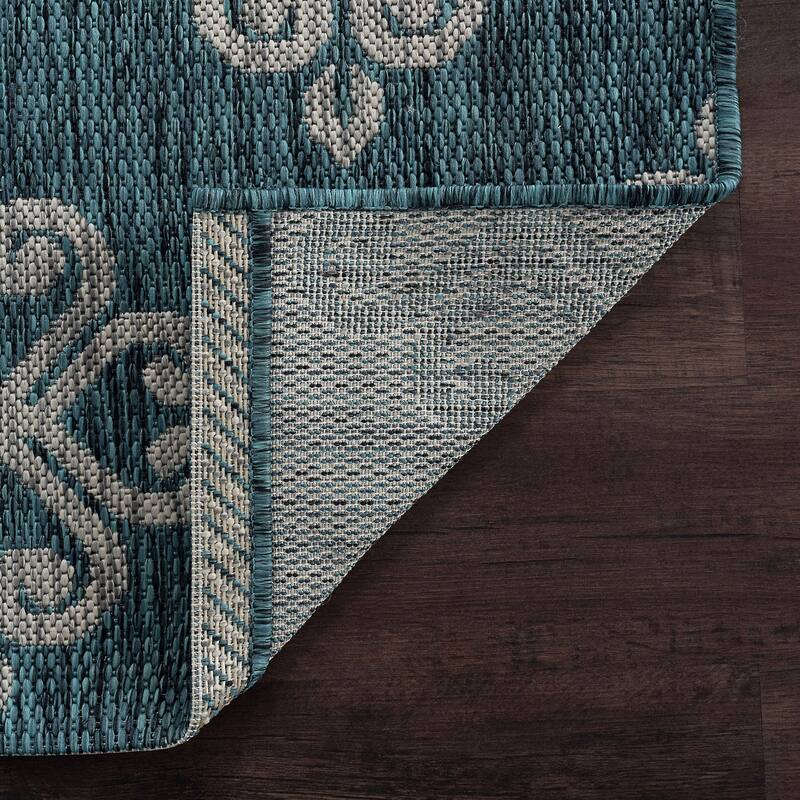 Colonnade Transitional Scroll Indoor/Outdoor Area Rug