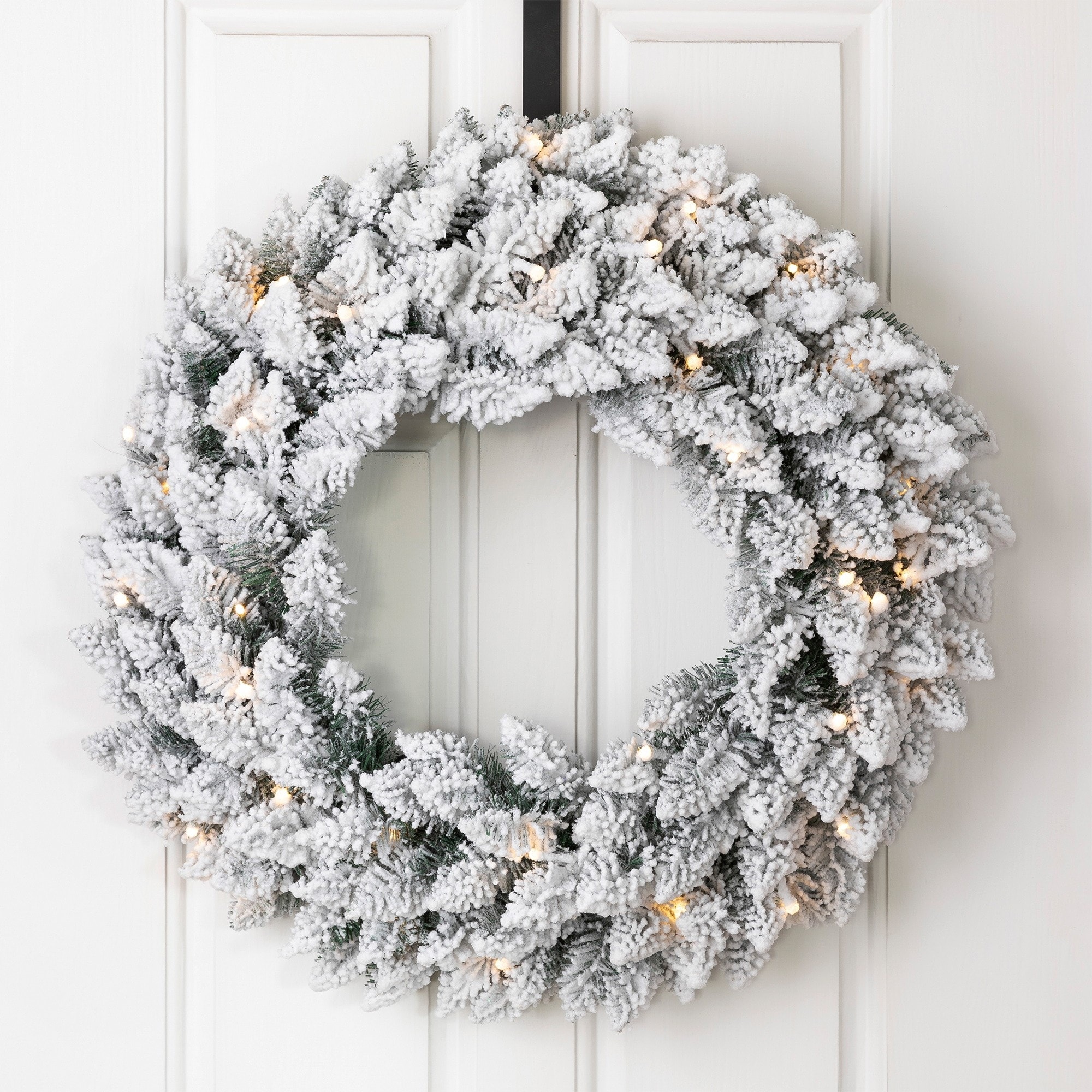 Glitzhome 24"D Pre-Lit Christmas Wreath with LED Light and Timer