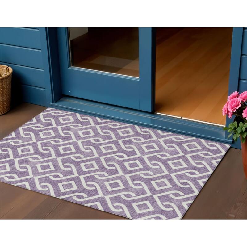 HomeRoots Geometric Transitional Rectangle Outdoor Rug - 3' x 5'