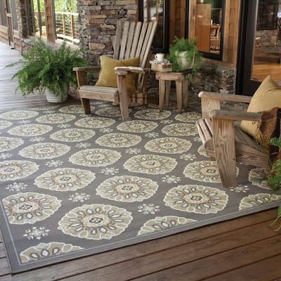 Bar Harbour Grey/ Gold Floral Indoor/ Outdoor Area Rug