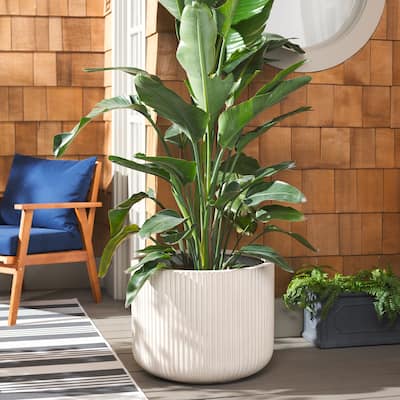 SAFAVIEH Outdoor Lucca Cement Ficonstone Planter Pot - 23"W x 23"D x 18"H