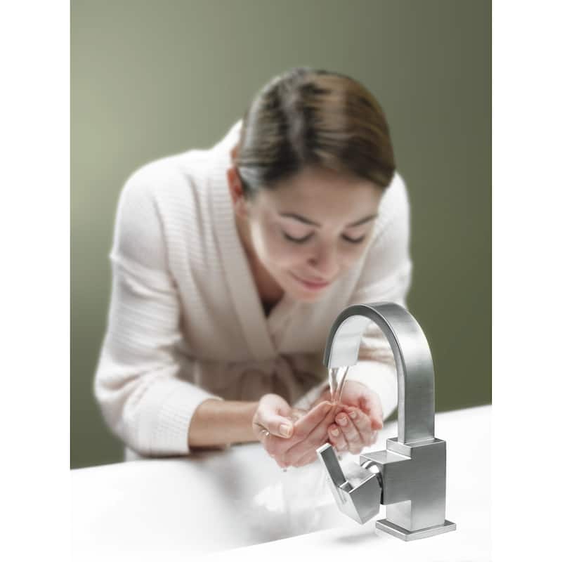 Delta Vero Single Hole Bathroom Faucet with Pop-Up Drain Assembly -