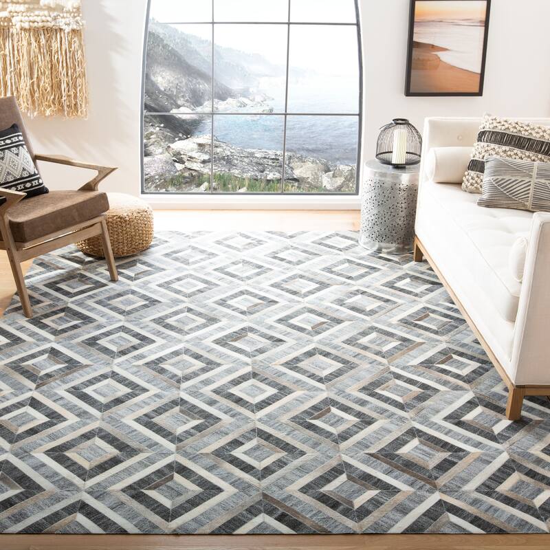 SAFAVIEH Handmade Studio Leather Alina Modern Leather Rug - 8' x 10' - Ivory/Dark Grey
