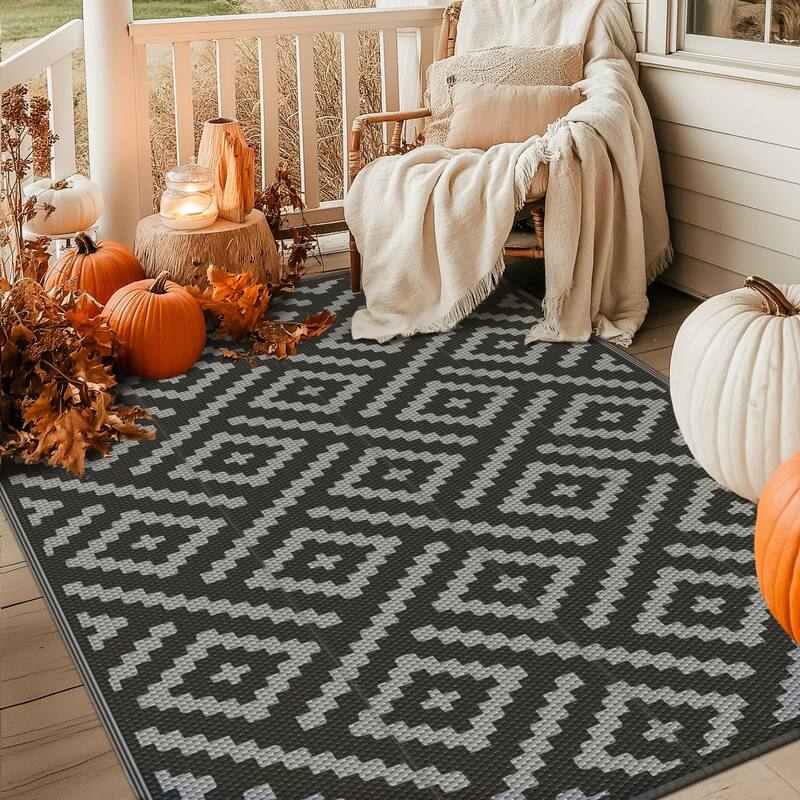 Reversible Charcoal Geometric Flat-Weave Recyclable Outdoor Rug