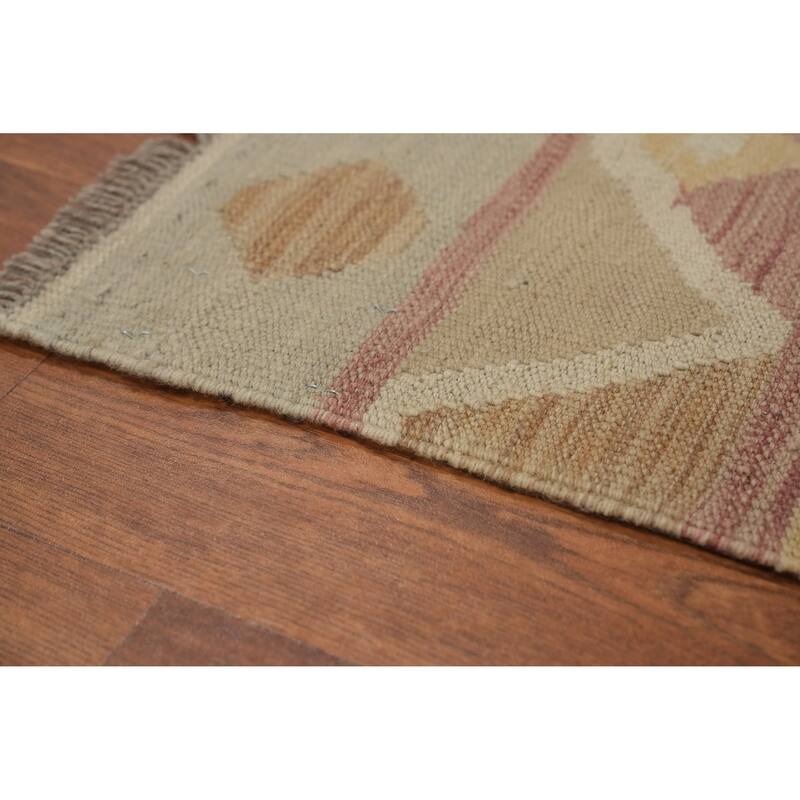 Hand Woven Southwestern Wool Multi-Colored Geometric Area Rug - 9' 10'' X 6' 9''