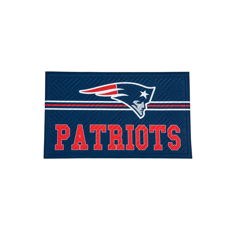 28 in. x 16 in. Embossed Mat, Cross Hatch, New England Patriots