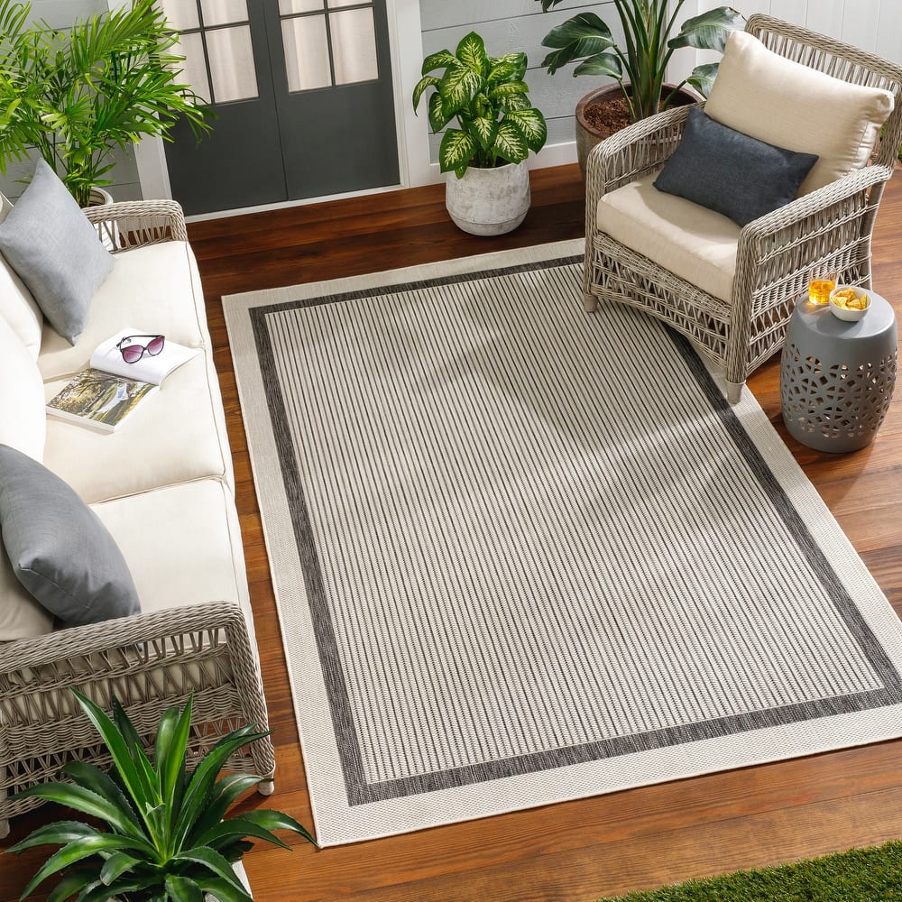 Livabliss Ravello Classic Stripe Indoor/ Outdoor Area Rug