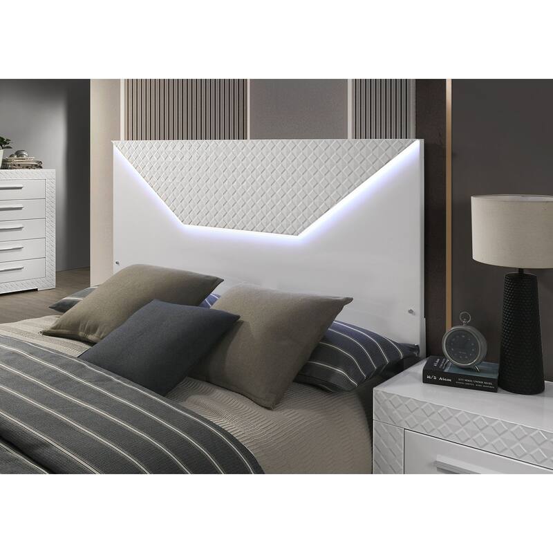 Queen Size High Gloss LED Platform Bed Set with 2 Nightstands and 3pc Contemporary Furniture