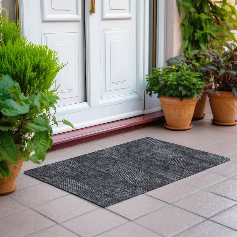 Machine Washable Indoor/ Outdoor Chantille Contemporary Prism Rug - Charcoal - 1'8" x 2'6"