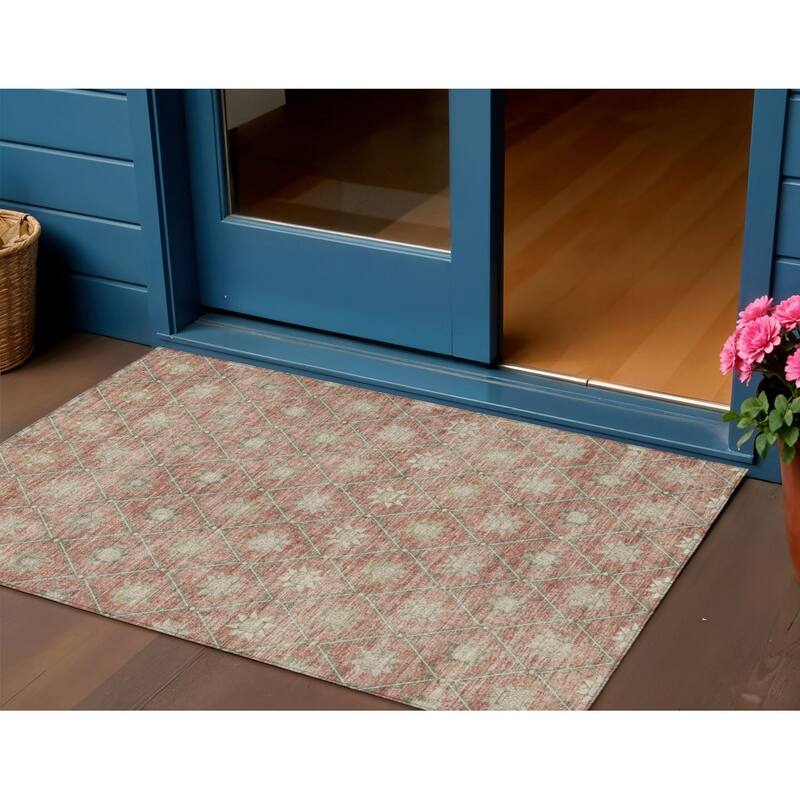 HomeRoots Floral Transitional Rectangle Outdoor Rug - 3' x 5'