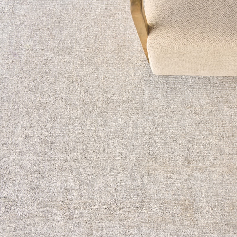 EXQUISITE RUGS Tangaro Hand-loomed Bamboo Silk/Banana Silk Light Beige Area Rug.