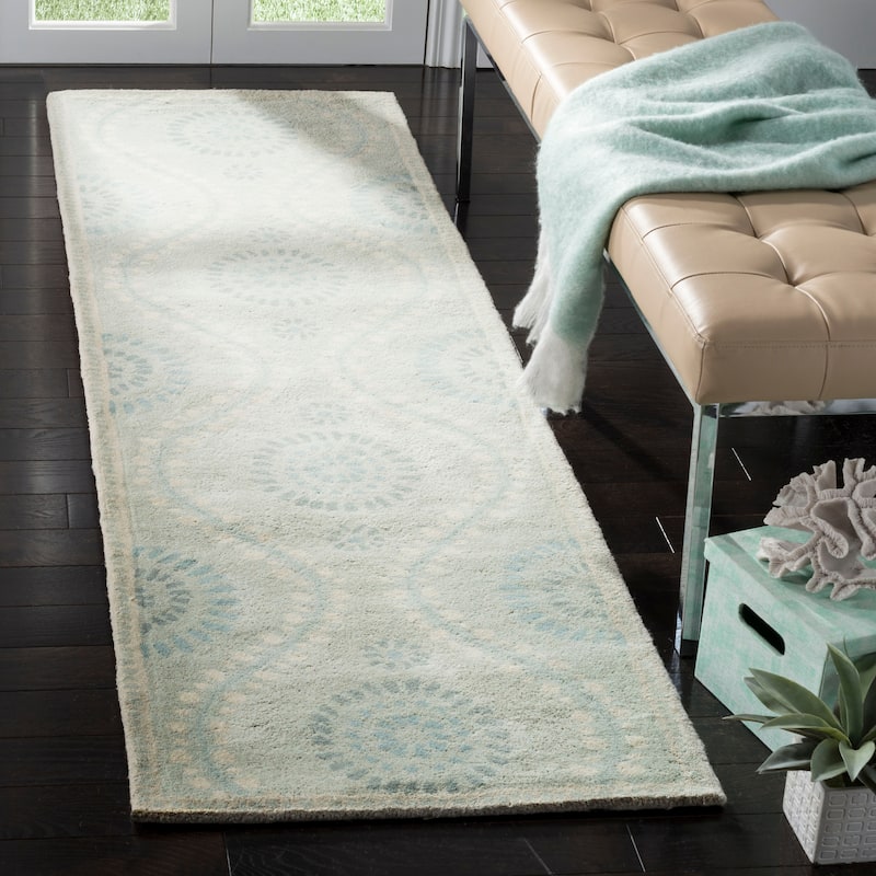 Martha Stewart by SAFAVIEH Handmade Ogee Dot Wool Rug - 2'3" x 8' Runner - Spring Melt