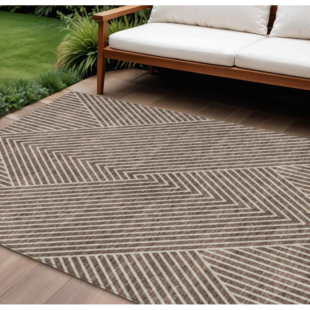 HomeRoots Geometric Transitional Rectangle Outdoor Rug