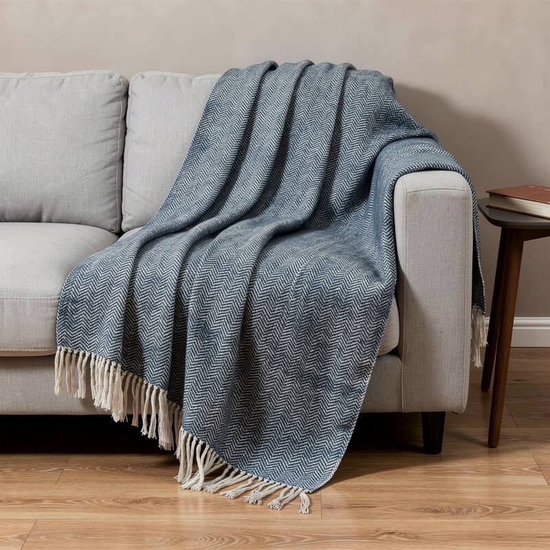 HomeRoots 50" X 60" Navy Blue And White Chevron Cotton Throw Blanket with Fringe - Throw - Navy Blue/White