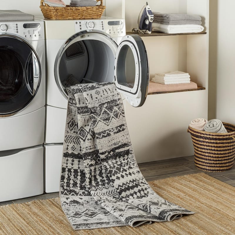 Livabliss Lavadora Vintage Washable Area Rug
