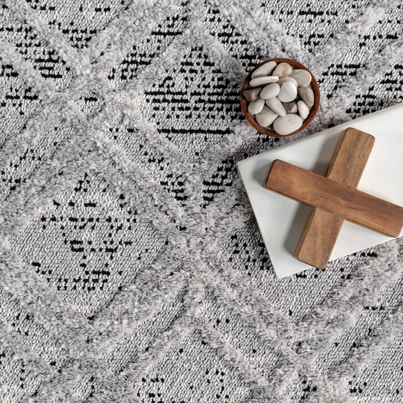 Nuloom Ansley Moroccan Lattice Tassel Area Rug