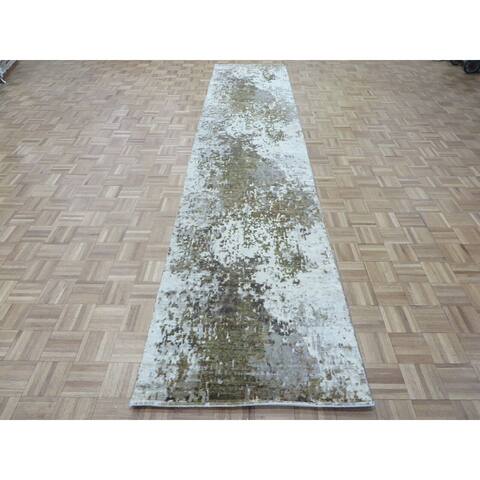 Hand Knotted Brown Modern with Wool & Silk Oriental Rug (3'2" x 14'11") - 3'2" x 14'11"