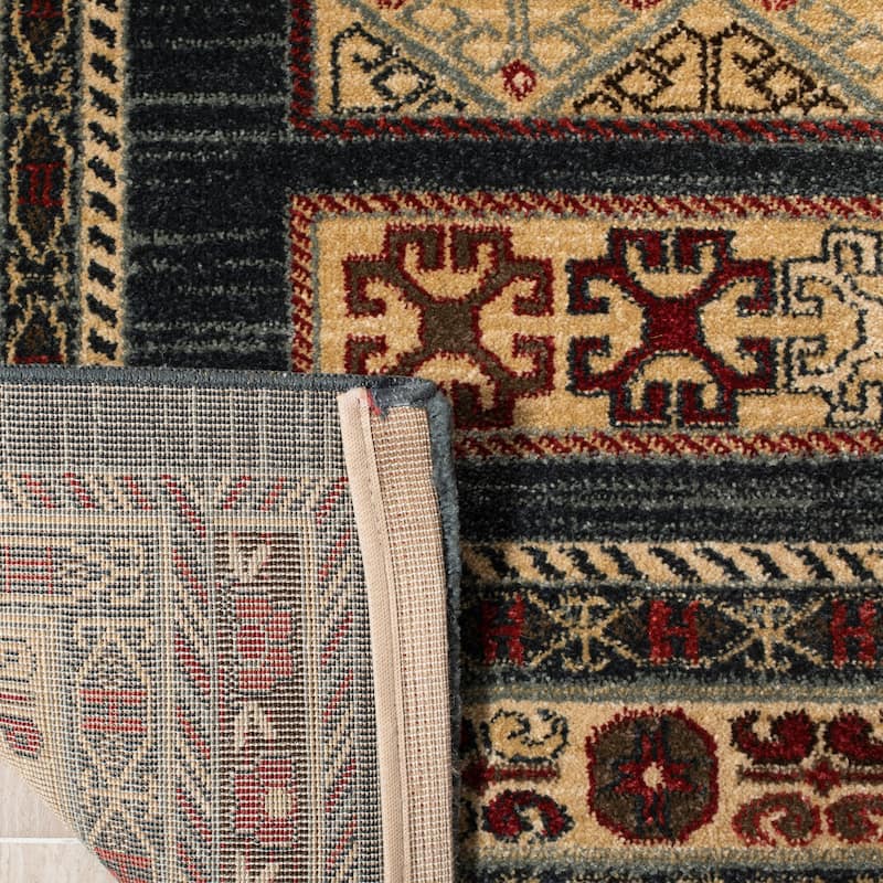 SAFAVIEH Mahal Concha Traditional Oriental Rug