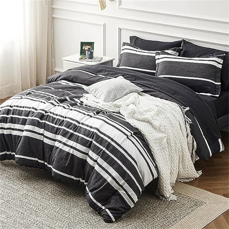 https://ak1.ostkcdn.com/images/products/is/images/direct/d169f55c416a17aeda9d824edde4e6b3ab2f7851/Striped-Bedding-Comforter-Sets.jpg