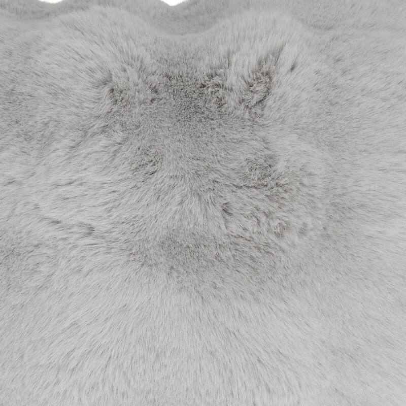 Plush Faux Fur Throw Pillow - Ultra-Soft Textured Accent for Sofa, Bed & Cozy Layered Styling