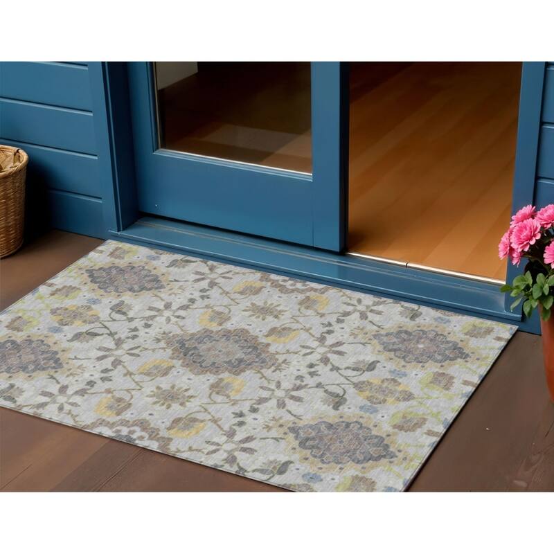 HomeRoots Oriental Traditional Rectangle Outdoor Rug - 3' x 5'