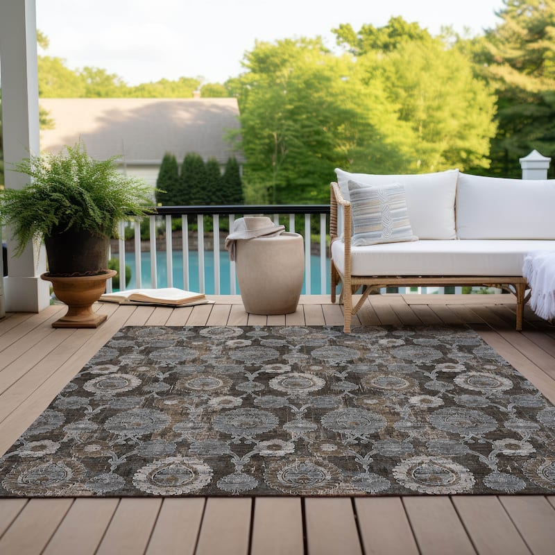 Machine Washable Indoor/ Outdoor Chantille Traditional Floral Rug