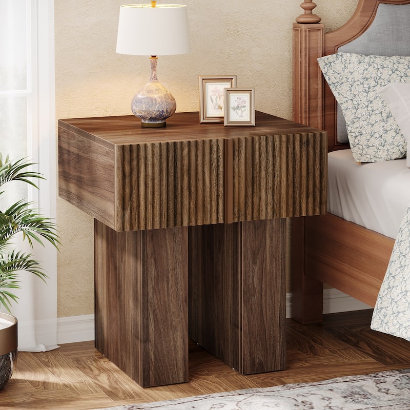 Modern Nightstand with Fluted Desigh, Bedside Table with Drawer