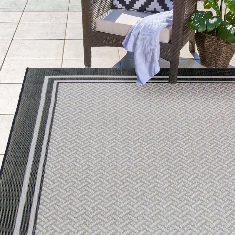 Gertmenian Paseo Soroa White/Black Classic Border Flatweave Indoor/ Outdoor Area Rug