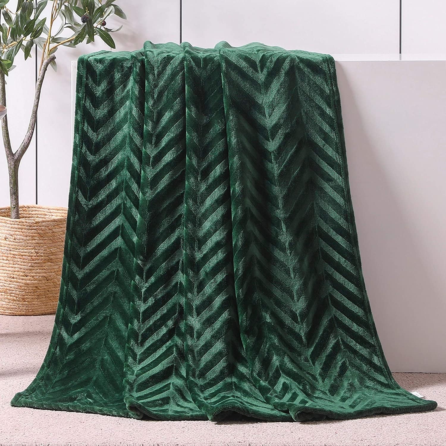 Fleece couch blanket hot sale
