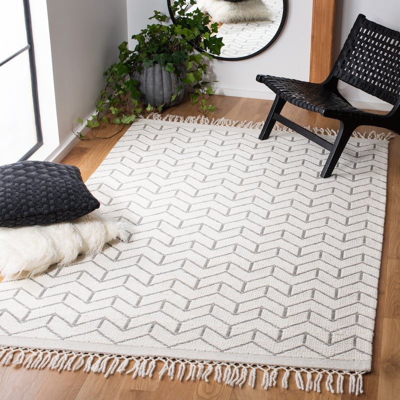 SAFAVIEH Handmade Vermont Vagia New Zealand Wool Rug - 6' x 9' - Ivory