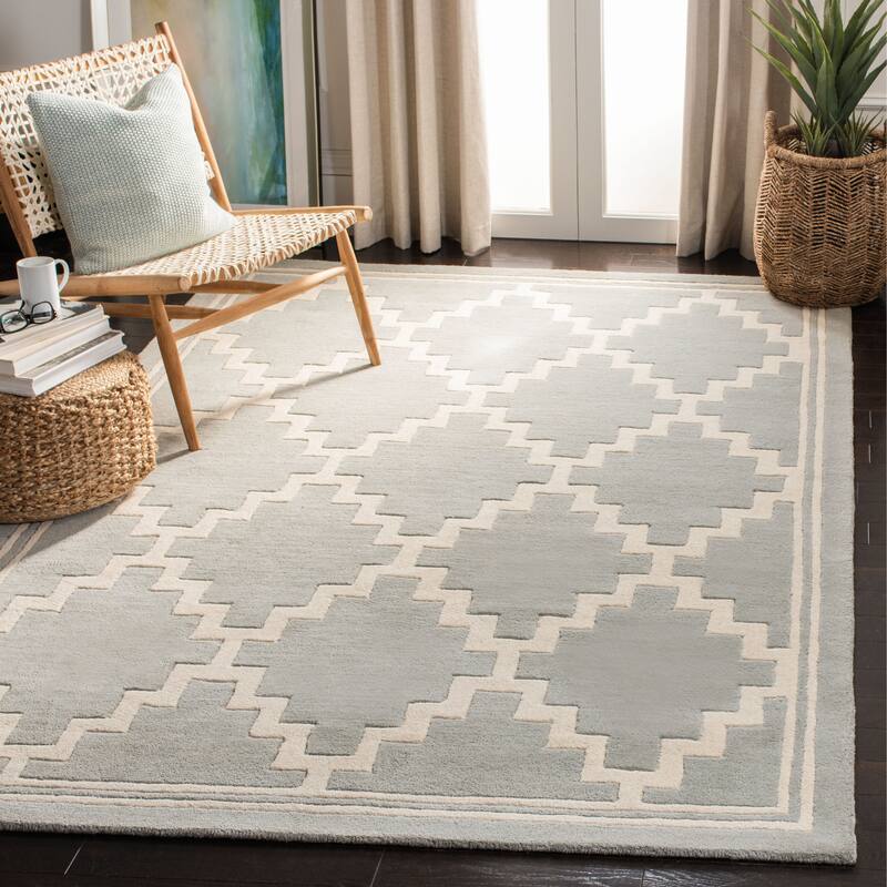 SAFAVIEH Handmade Chatham Doriane Modern Wool Rug - 8' x 10' - Grey/Ivory