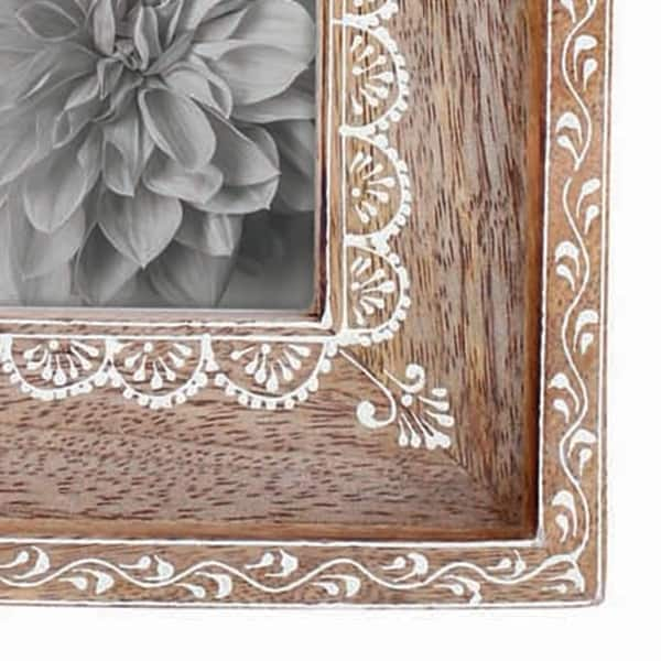 Foreside Home & Garden White Floral Pattern Canvas 4x6 inch Wood Decorative Picture Frame