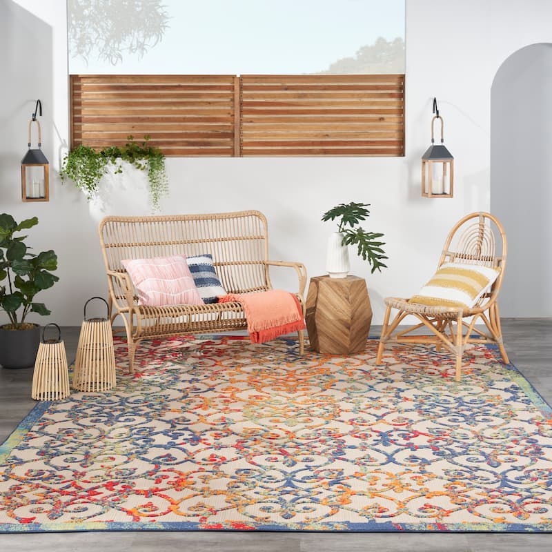 Nourison Aloha Transitional Scroll Indoor/Outdoor Damask Rug