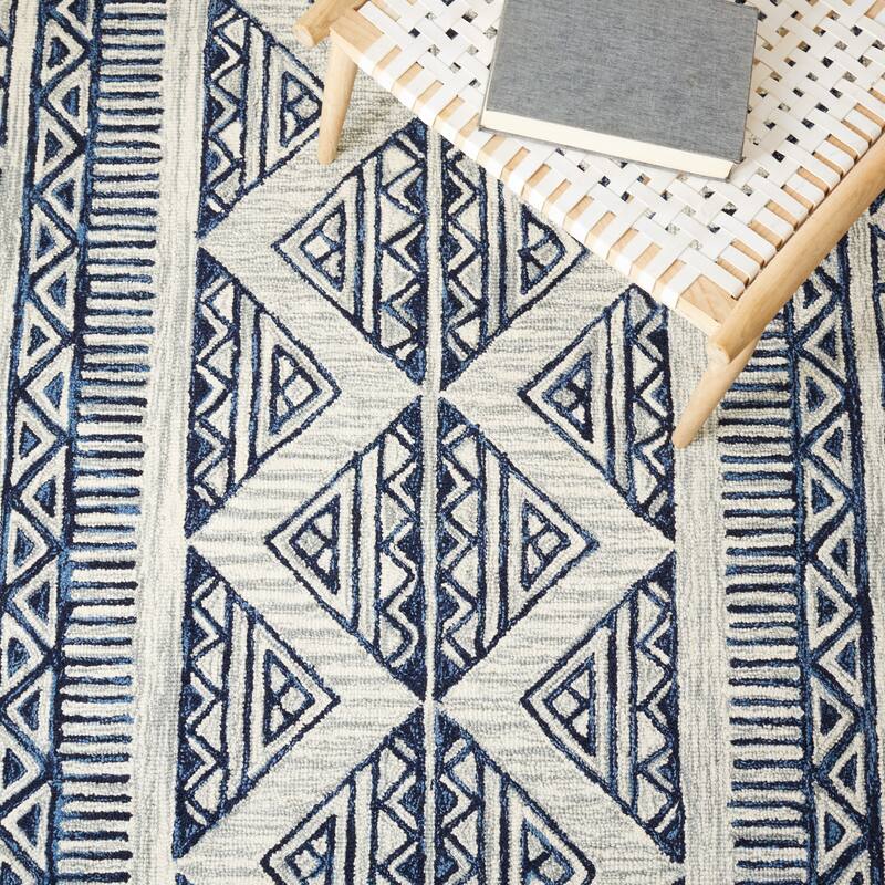 SAFAVIEH Handmade Metro Andreina Boho Tribal Wool Rug